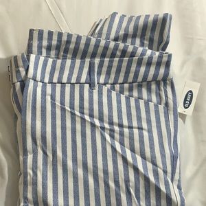 Old Navy - Mid-Rise Pixie Straight-Leg Ankle Pants